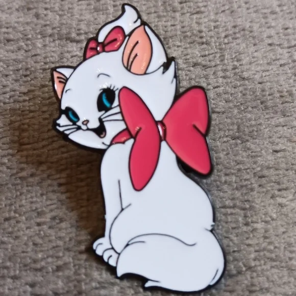 5 Marie Aristocats Character Inspired Metal Enamel Pins, 1970's Disney Cat Film - Picture 5 of 10